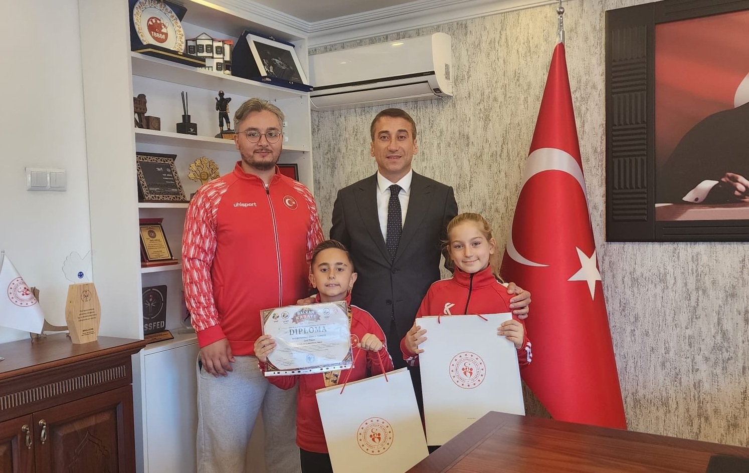 Bartınlı Minik Karatecilerden Balkan Çıkarması: Madalyayla Döndüler!