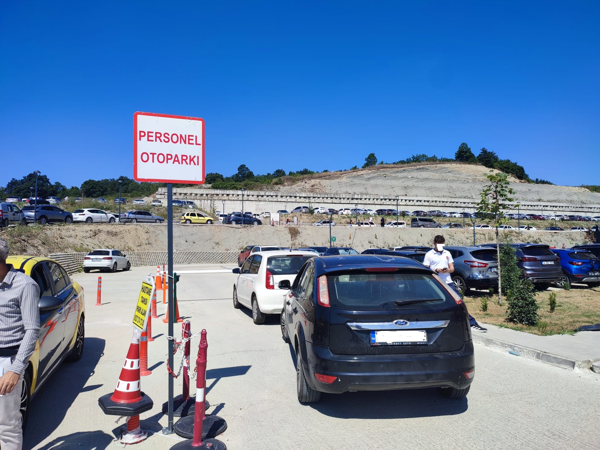 Yeni Hastanenin Kronik Sorunu: Otopark Yetersizliği İçin Çözüm Bekleniyor