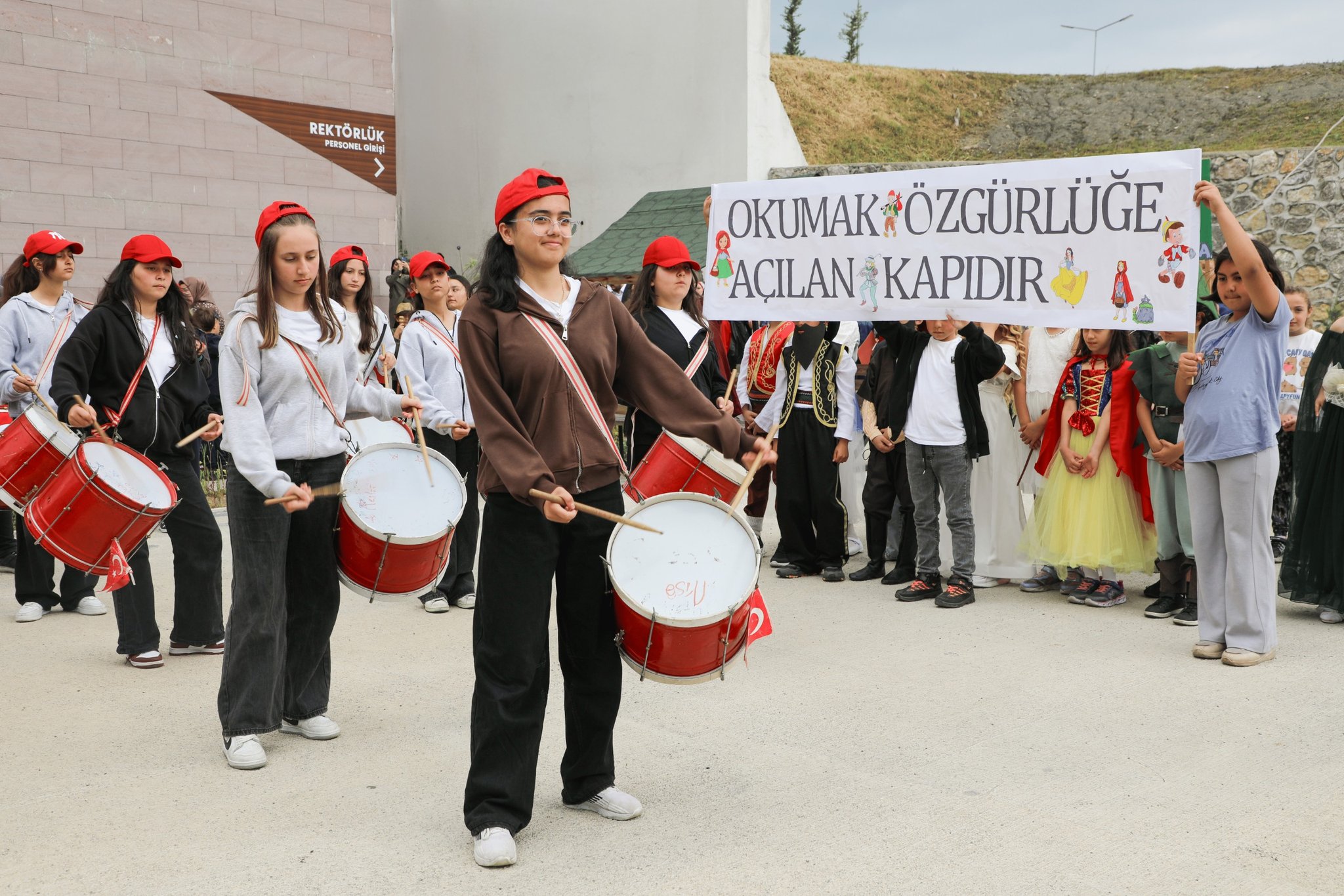 Çocuklar, Kitaplar ve Kütüphaneler